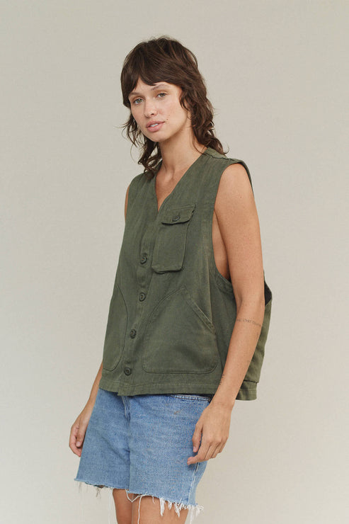 Falcon Vest by JUNGMAVEN - Non-toxic Clothes product rated GO by Million Marker, free from BPA, phthalates, and parabens