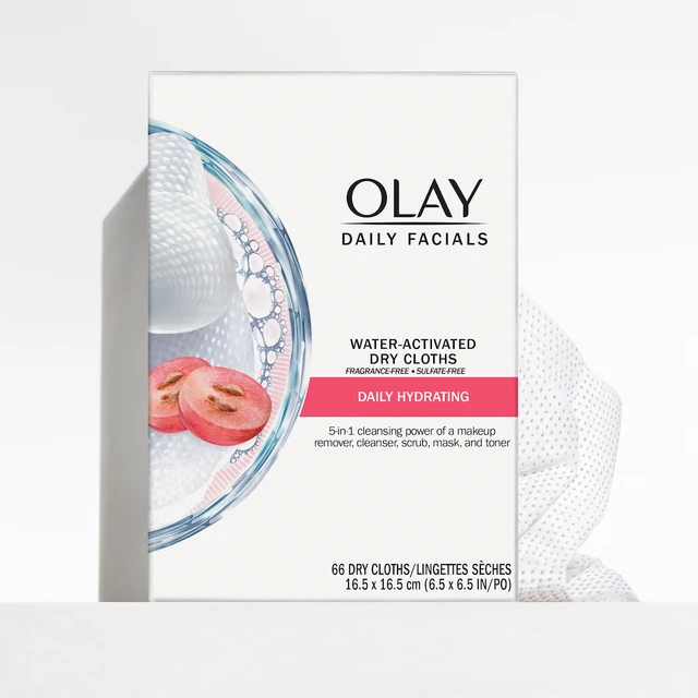 Daily Facials Cleansing Cloths - Hydrating Clean by OLAY - Non-toxic Facial Care product rated STOP by Million Marker, free from BPA, phthalates, and parabens